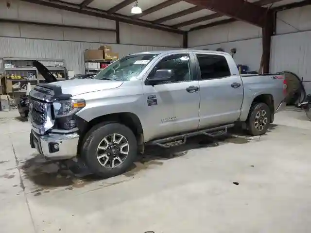 5TFDY5F18JX680262 2018 TOYOTA TUNDRA-0