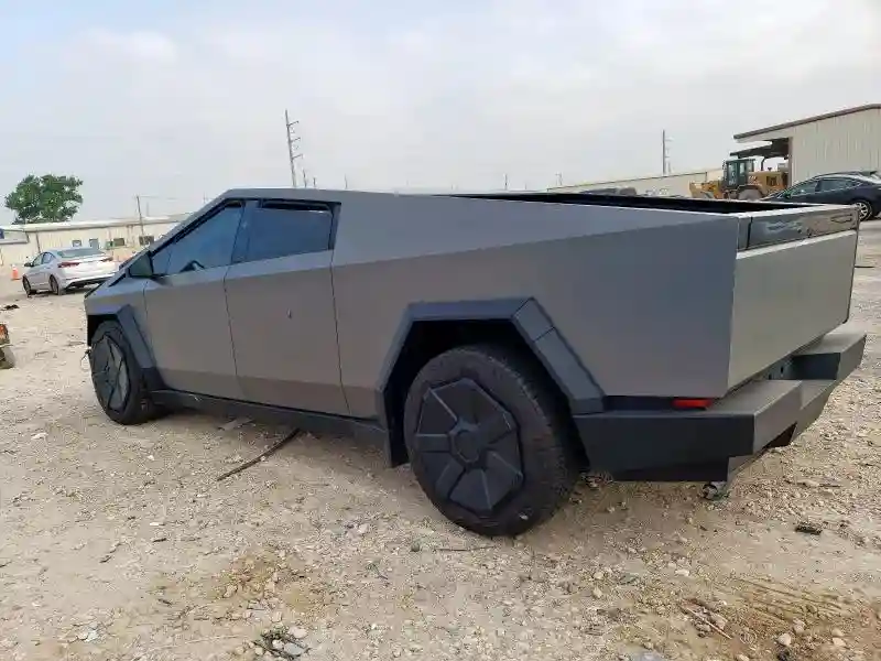 7G2CEHED6RA001607 2024 TESLA CYBERTRUCK-1