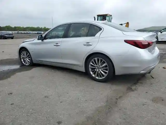 JN1EV7AR9JM430748 2018 INFINITI Q50-1
