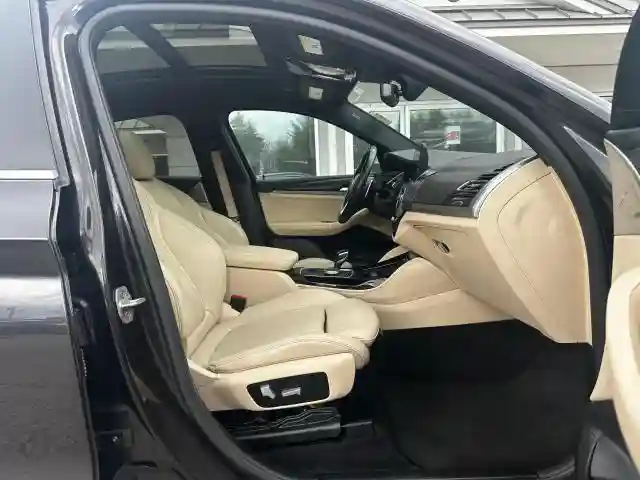 5UX33DT02N9J77920 2022 BMW X4-4