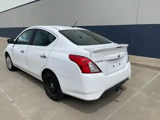 3N1CN7AP4KL853965 2019 NISSAN VERSA-2