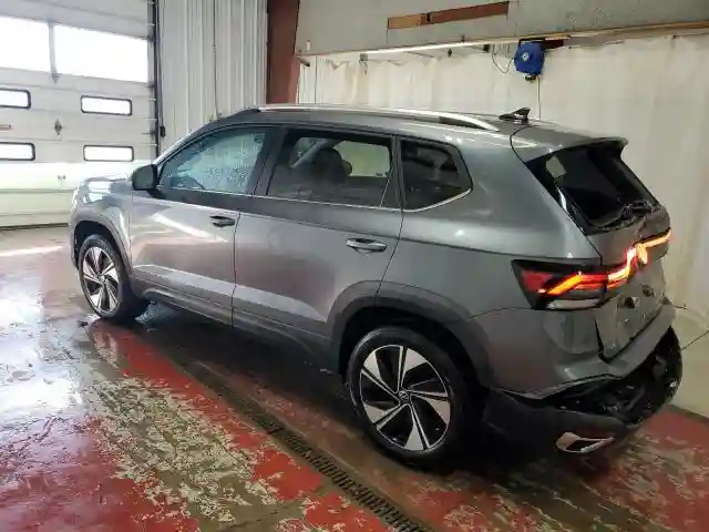 3VVUC7B22SM029887 2025 VOLKSWAGEN TAOS SE-1