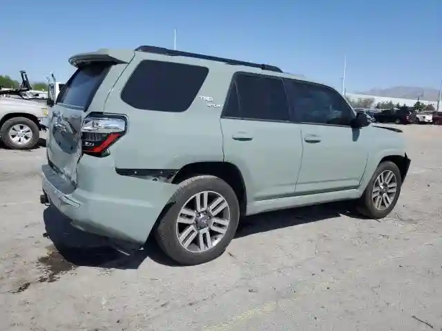 JTEAU5JRXN5262715 2022 TOYOTA 4RUNNER-2