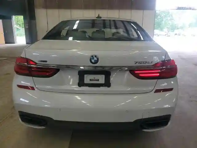 WBA7F2C51JG424647 2018 BMW 7 SERIES-5
