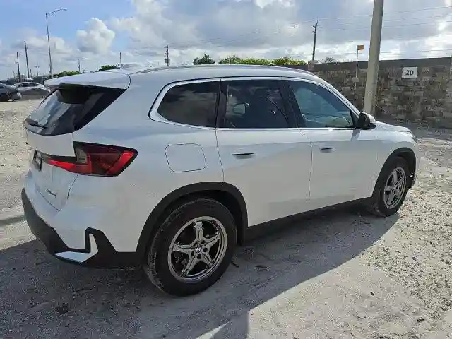 WBX73EF02P5X84109 2023 BMW X1-2
