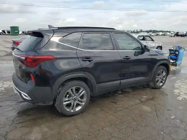 KNDEU2AA2M7084218 2021 KIA SELTOS-2