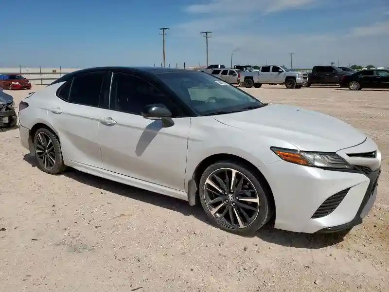 4T1B61HK2JU039097 2018 TOYOTA CAMRY-3