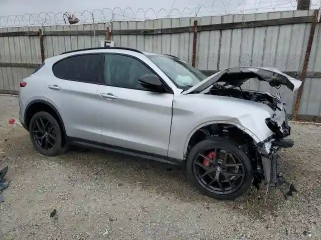 ZASPAJAN0K7C71850 2019 ALFA ROMEO STELVIO-3