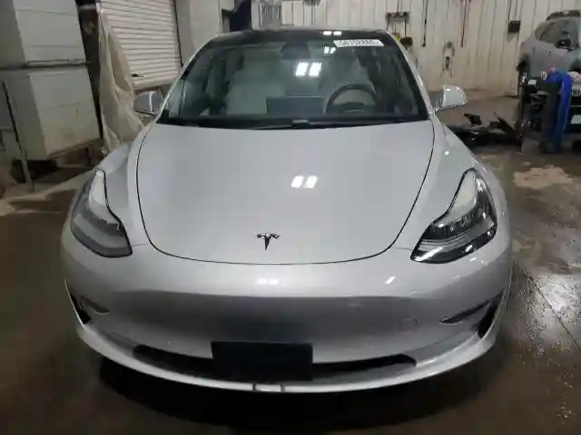 5YJ3E1EA0JF166611 2018 TESLA MODEL 3-4