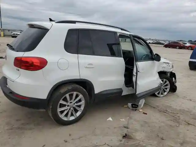 WVGAV7AX6HK051668 2017 VOLKSWAGEN TIGUAN-2