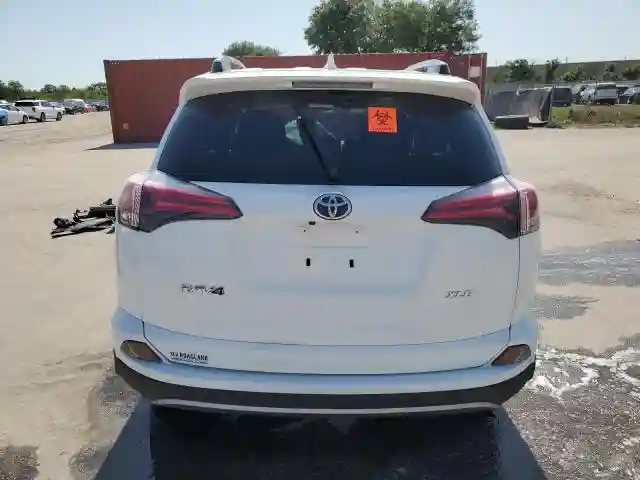 JTMWFREV8JD122407 2018 TOYOTA RAV4-5
