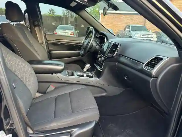 1C4RJFAG3KC749556 2019 JEEP GRAND CHEROKEE-4