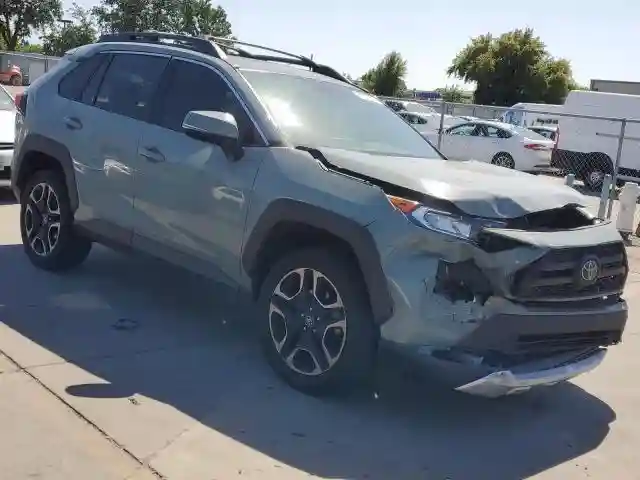 2T3J1RFV8LC108327 2020 TOYOTA RAV4-3