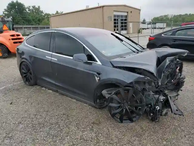 5YJXCAE22GF017593 2016 TESLA MODEL X-3