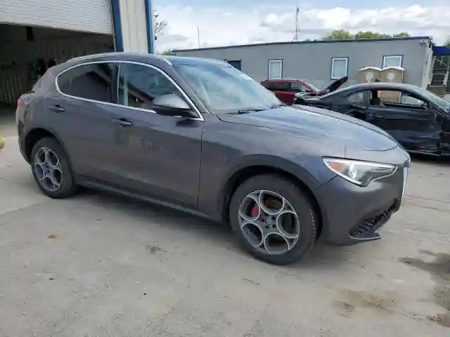 ZASFAKANXJ7B81315 2018 ALFA ROMEO STELVIO-3