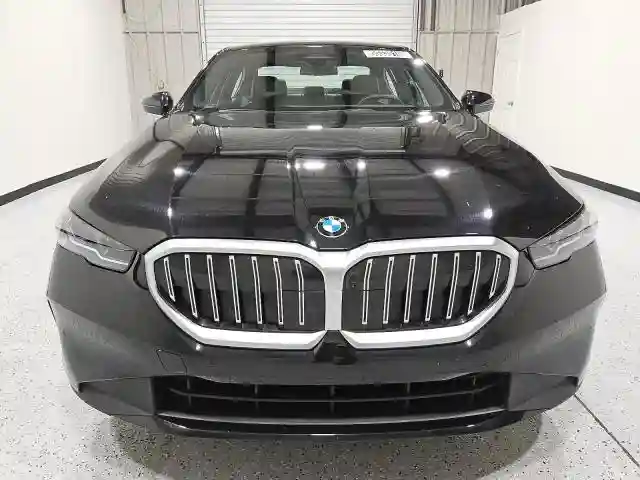 WBA43FJ04RCR49330 2024 BMW 5 SERIES-4