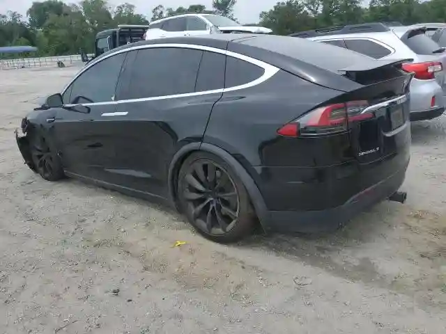 5YJXCBE29KF160569 2019 TESLA MODEL X-1