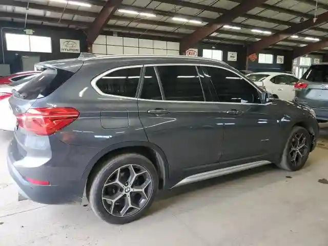 WBXHT3C30H5F78217 2017 BMW X1-2