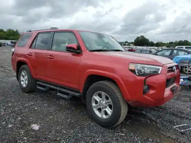JTEMU5JR7P6167782 2023 TOYOTA 4RUNNER SE-3