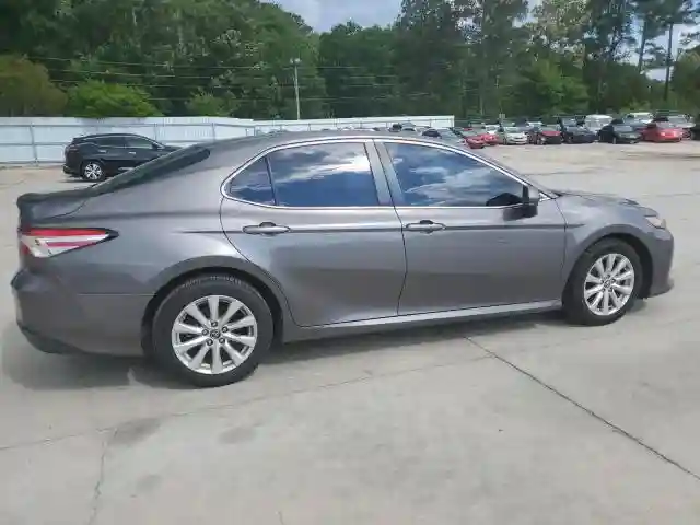 4T1B11HK9JU034588 2018 TOYOTA CAMRY-2
