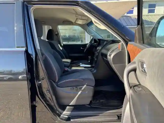 JN8AY2NC1H9504189 2017 NISSAN ARMADA-4