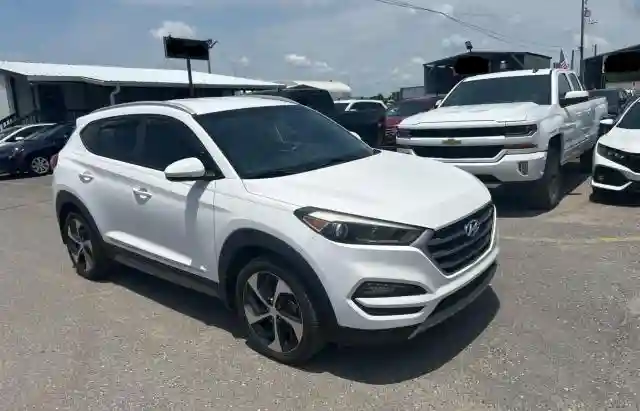 KM8J3CA29HU351485 2017 HYUNDAI TUCSON-0