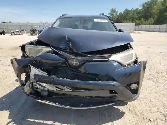 JTMWFREV6JD117982 2018 TOYOTA RAV4-4