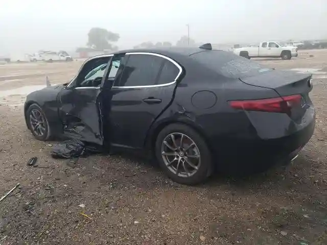 ZARFAEBN9H7546432 2017 ALFA ROMEO GIULIA-1