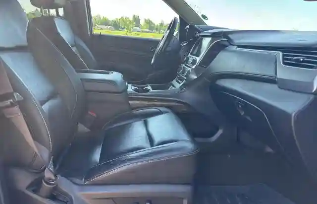 1GNSKHKC7HR377710 2017 CHEVROLET SUBURBAN-4