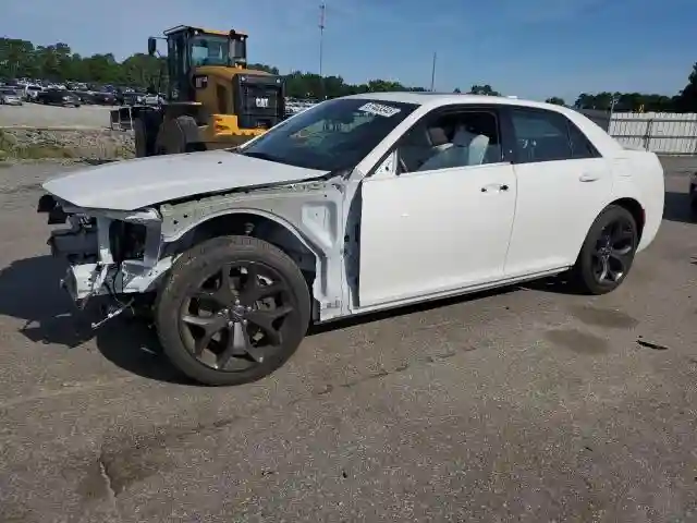 2C3CCABT0MH512008 2021 CHRYSLER 300-0