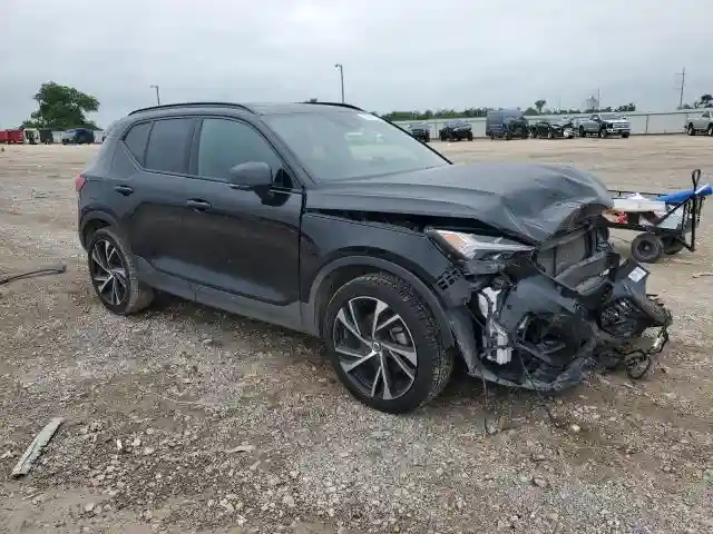 YV4AC2HM9M2561819 2021 VOLVO XC40-3