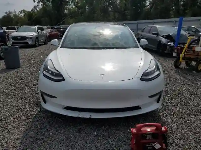 5YJ3E1EB4JF067640 2018 TESLA MODEL 3-4