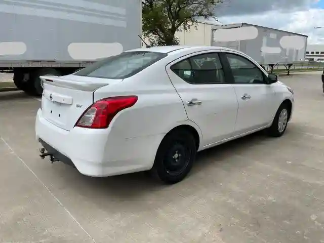 3N1CN7AP4KL853965 2019 NISSAN VERSA-3