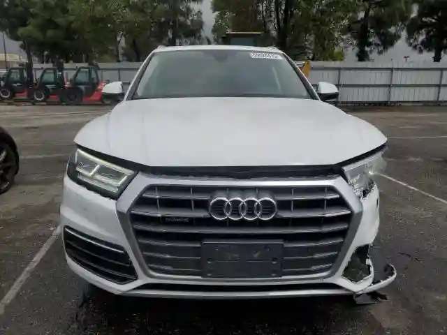 WA1BNAFY3J2136183 2018 AUDI Q5-4