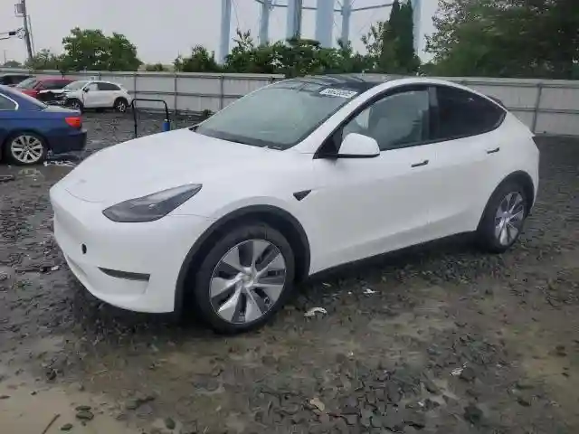 7SAYGDEE3RA283311 2024 TESLA MODEL Y-0