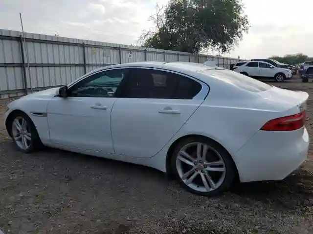 SAJAD4BV2HA976586 2017 JAGUAR XE-1