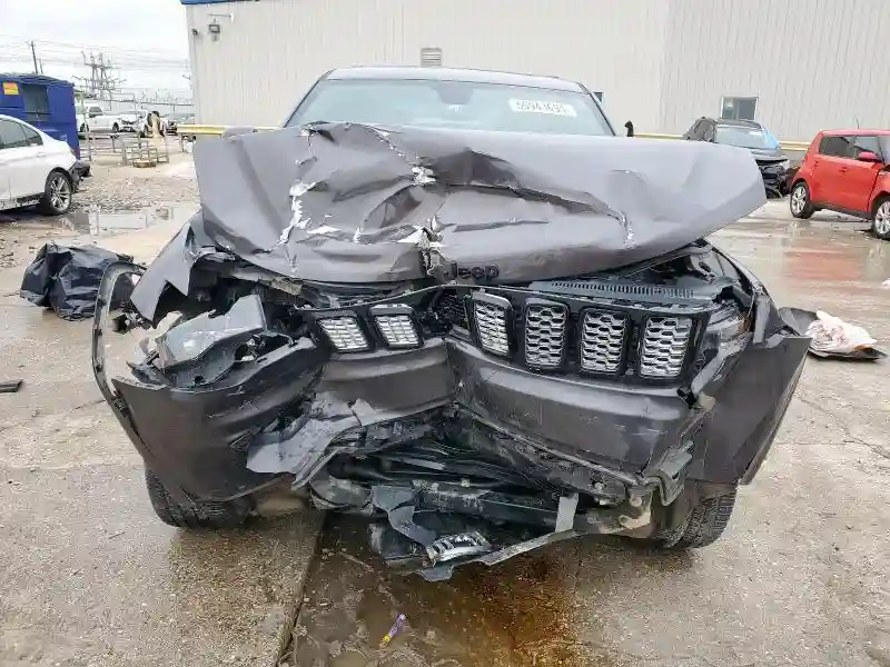 1C4RJEAG4KC811167 2019 JEEP GRAND CHEROKEE-4