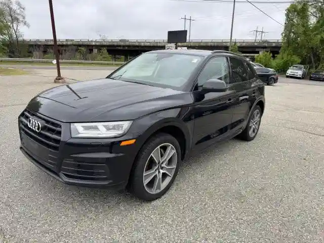 WA1BNAFY1K2044930 2019 AUDI Q5-1