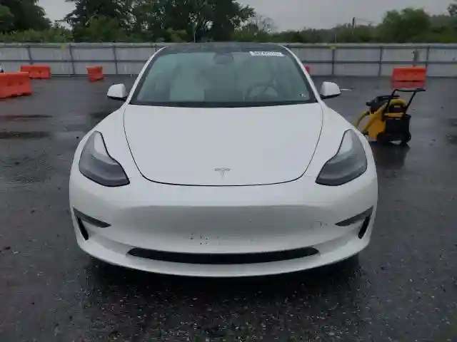 5YJ3E1EB9MF975490 2021 TESLA MODEL 3-4