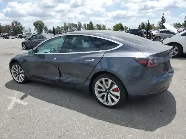 5YJ3E1EB5JF132382 2018 TESLA MODEL 3-1