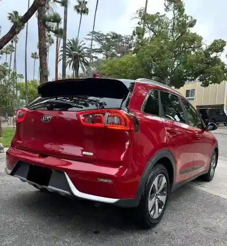 KNDCB3LC7H5069846 2017 KIA NIRO-3
