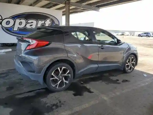 NMTKHMBX8JR017869 2018 TOYOTA C-HR-2