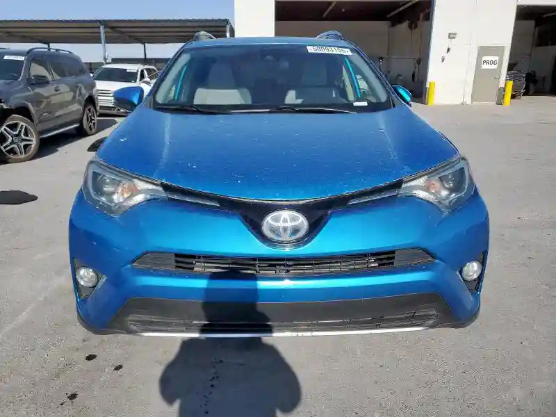 JTMRJREV0JD237580 2018 TOYOTA RAV4-4