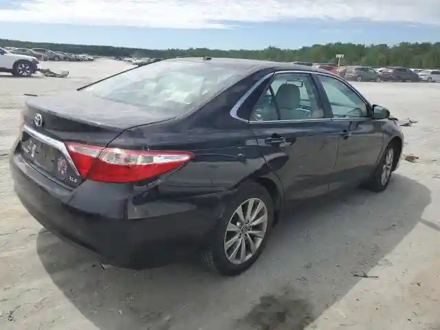 4T1BF1FK2HU697256 2017 TOYOTA CAMRY-2