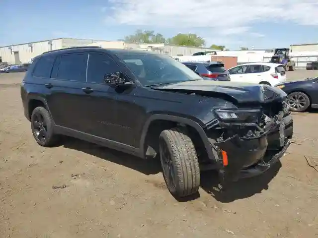1C4RJKBG8P8808683 2023 JEEP GRAND CHEROKEE-3