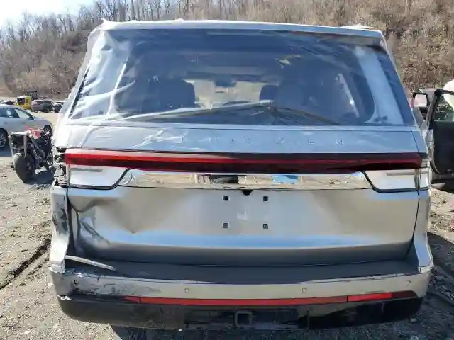 5LMJJ2LG8REL00917 2024 LINCOLN NAVIGATOR-5