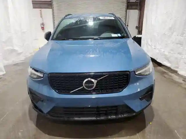 YV4L12UK7R2331125 2024 VOLVO XC40 CORE-4