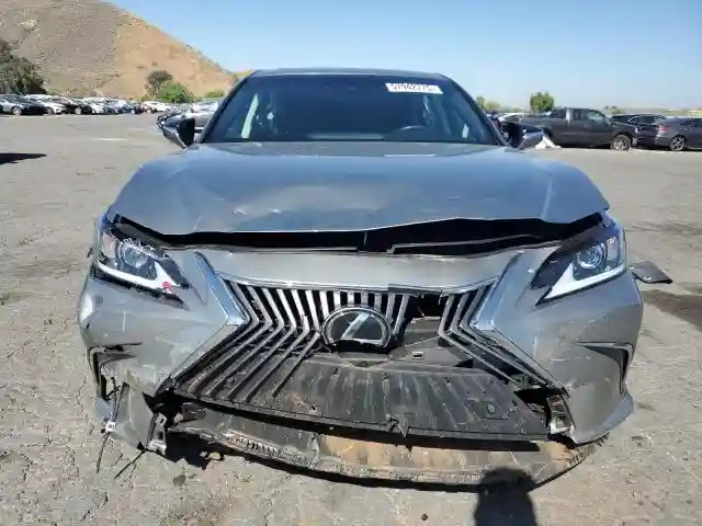 58ABZ1B15KU038298 2019 LEXUS ES350-4