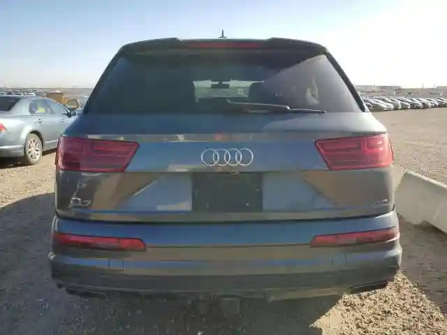 WA1MAAF73KD028745 2019 AUDI Q7-5