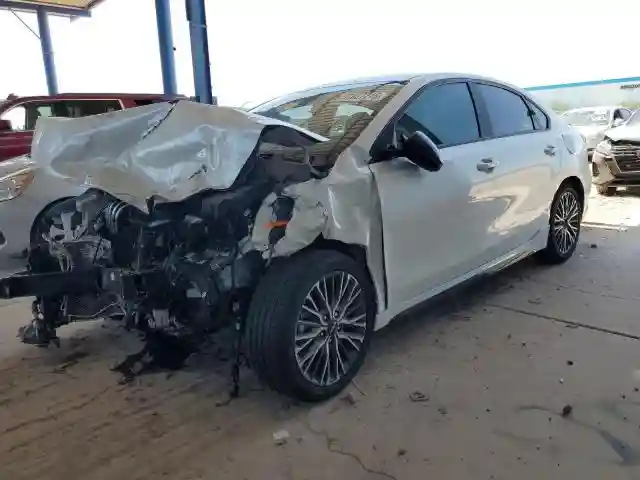 3KPF54ADXPE578614 2023 KIA FORTE-0